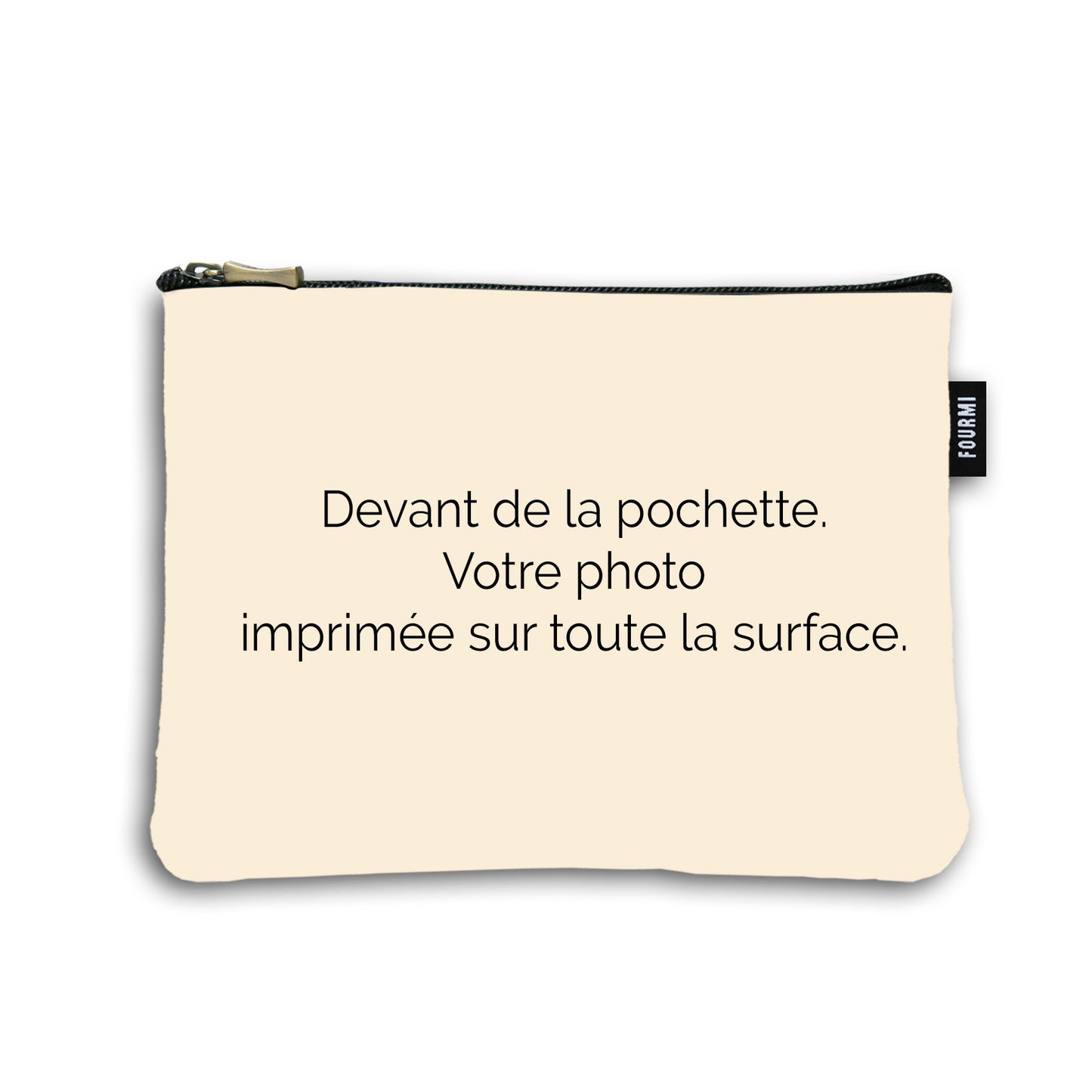 Devant de la pochette en coton de 18 centimètres par 23,50 centimètres. On peut imprimer sur toute la surface de la trousse. Trousse avec un zip noir et un curseur couleur bronze